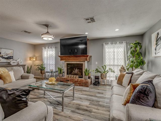 2537 Lynn Lane, Oklahoma City, OK 73120