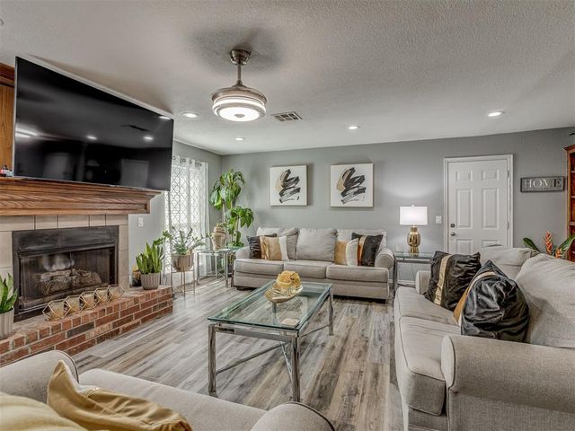 2537 Lynn Lane, Oklahoma City, OK 73120