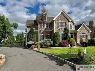 1 Hartman Court, Clark, NJ 07066