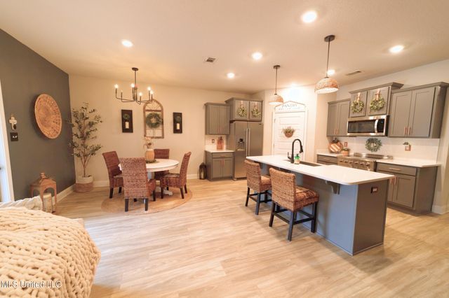 7340 Shearwater Way, Ocean Springs, MS 39564
