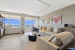 4 Horizon Road 410, Fort Lee, NJ 07024