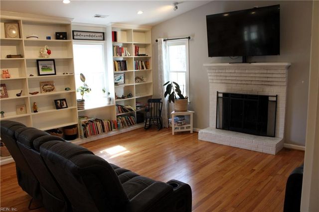 201 Skimino RD, Williamsburg, VA 23188