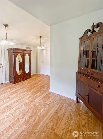 1510 W Water Street, South Bend, WA 98586