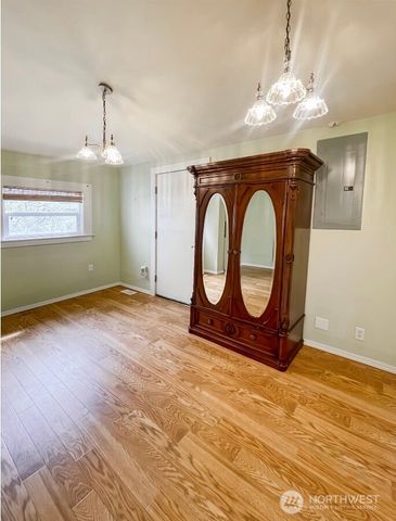 1510 W Water Street, South Bend, WA 98586