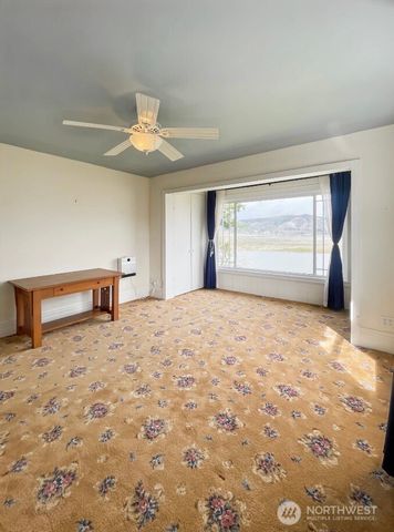 1510 W Water Street, South Bend, WA 98586