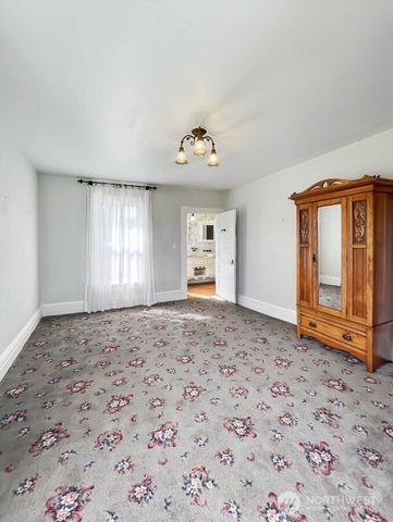 1510 W Water Street, South Bend, WA 98586