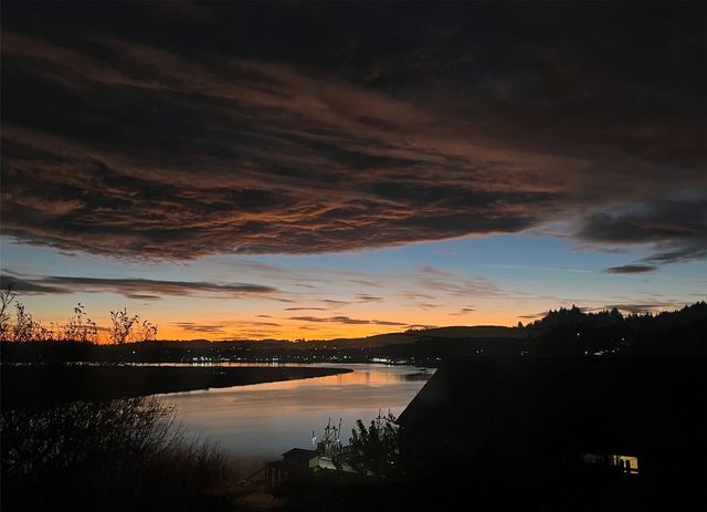 1510 W Water Street, South Bend, WA 98586