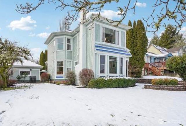 1510 W Water Street, South Bend, WA 98586