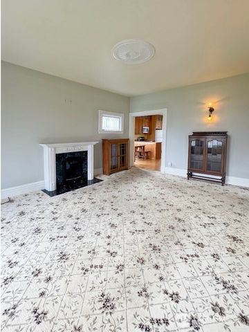 1510 W Water Street, South Bend, WA 98586