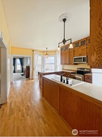 1510 W Water Street, South Bend, WA 98586