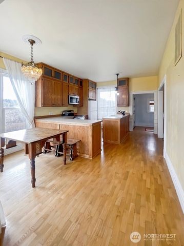 1510 W Water Street, South Bend, WA 98586