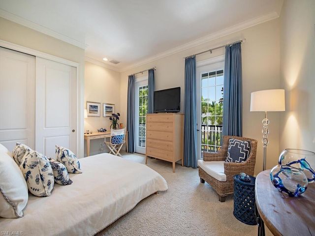 613 14th AVE, Naples, FL 34102