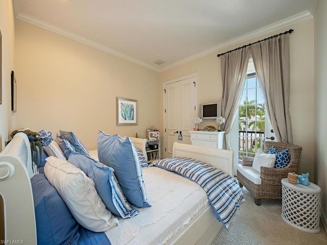 613 14th AVE, Naples, FL 34102