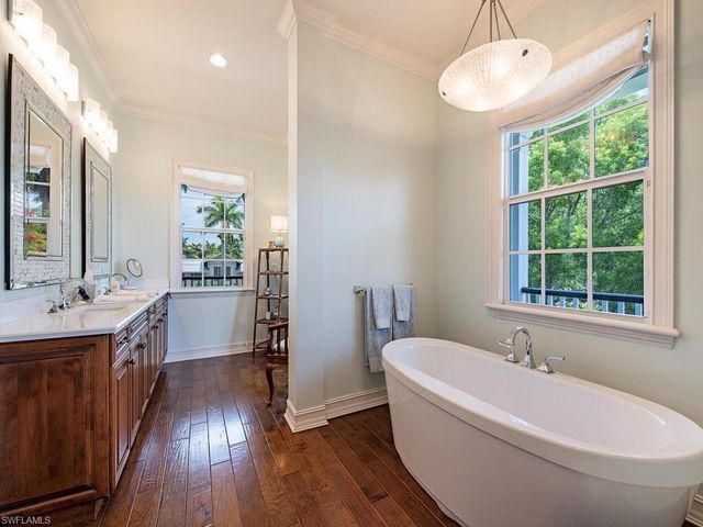 613 14th AVE, Naples, FL 34102