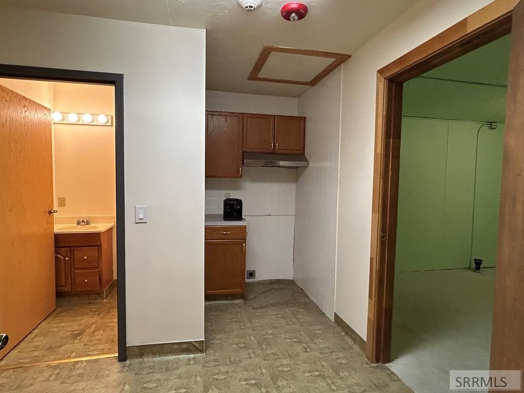 Image 15 of property listing at 34 SE Main Street, Blackfoot, ID 83221