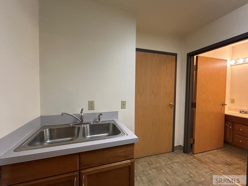 Image 16 of property listing at 34 SE Main Street, Blackfoot, ID 83221