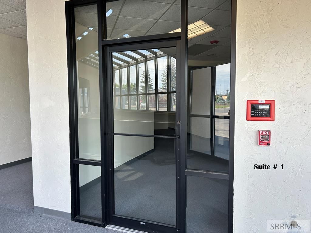 Image 5 of property listing at 34 SE Main Street, Blackfoot, ID 83221