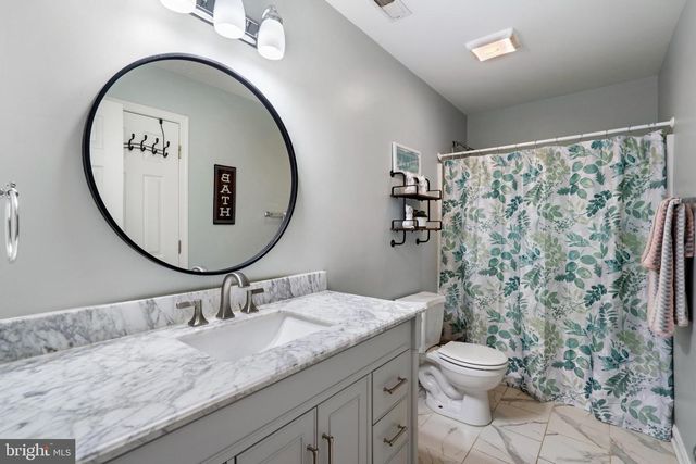 667 HALLMARK DR, Martinsburg, WV 25403