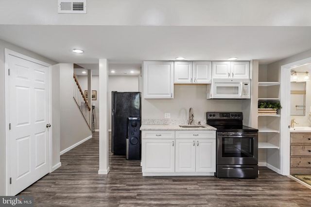 667 HALLMARK DR, Martinsburg, WV 25403