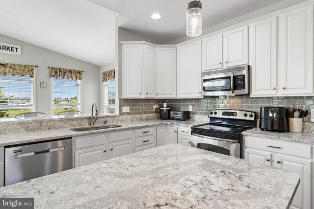 667 HALLMARK DR, Martinsburg, WV 25403