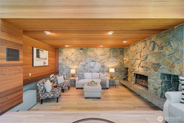 15124 130th Avenue NE, Woodinville, WA 98072
