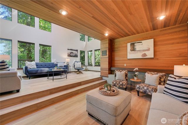 15124 130th Avenue NE, Woodinville, WA 98072
