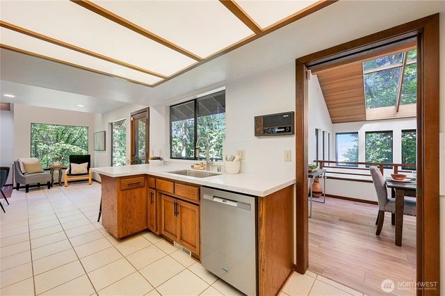 15124 130th Avenue NE, Woodinville, WA 98072