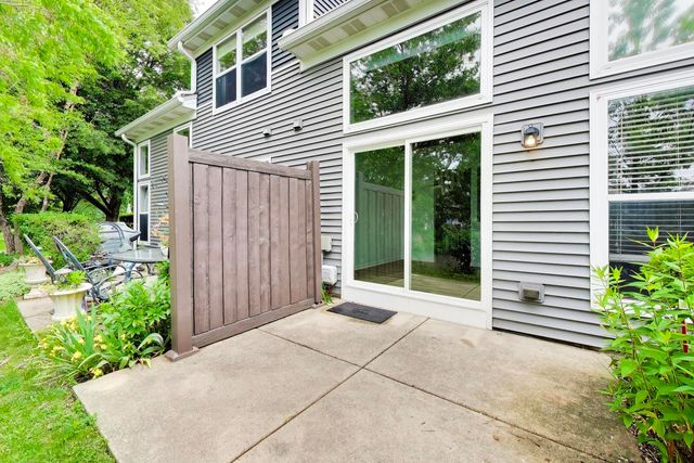 312 E TALL OAKS Lane, Itasca, IL 60143