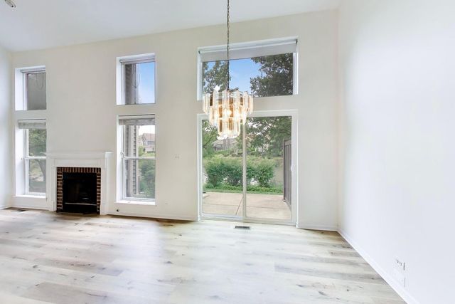 312 E TALL OAKS Lane, Itasca, IL 60143