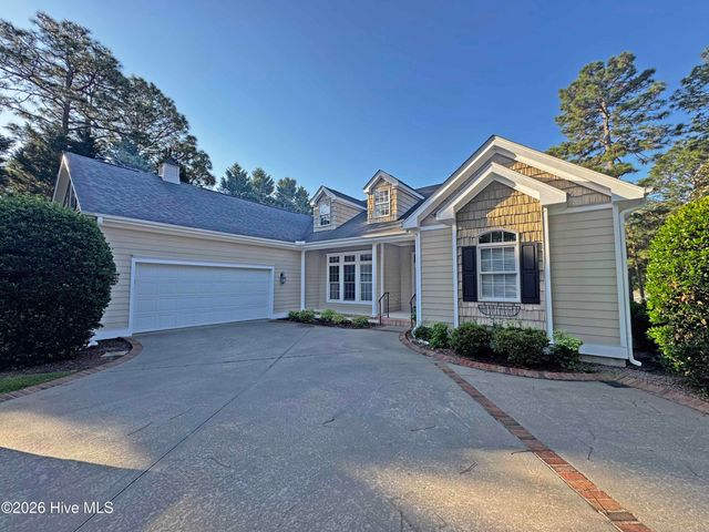 140 Steeplechase Way, Southern Pines, NC 28387