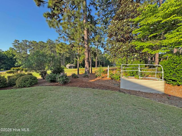 140 Steeplechase Way, Southern Pines, NC 28387