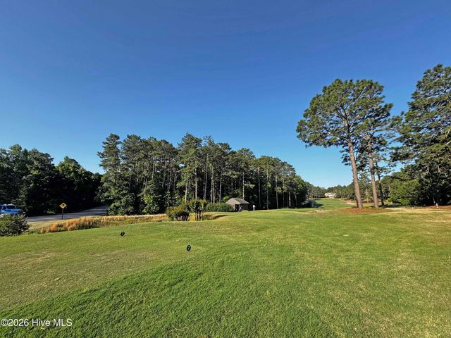 140 Steeplechase Way, Southern Pines, NC 28387