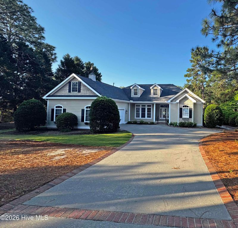 140 Steeplechase Way, Southern Pines, NC 28387