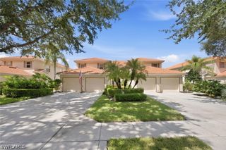 250 Robin Hood CIR 201, Naples, FL 34104