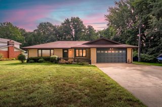 5095 W Donna Drive, Stevensville, MI 49127
