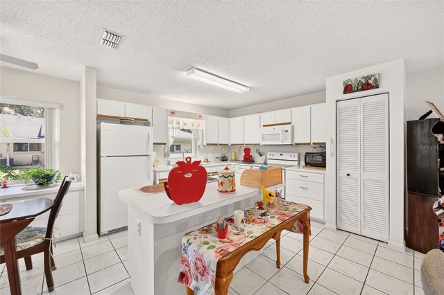 9659 SW 95TH TERRACE B, Ocala, FL 34481
