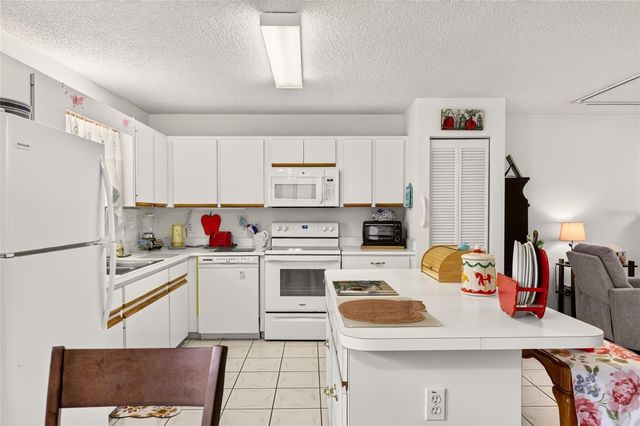 9659 SW 95TH TERRACE B, Ocala, FL 34481
