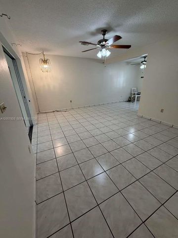 1140 SW 9th St B, Miami, FL 33130