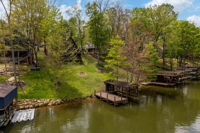 503 Greenacre Circle, Howard, OH 43028