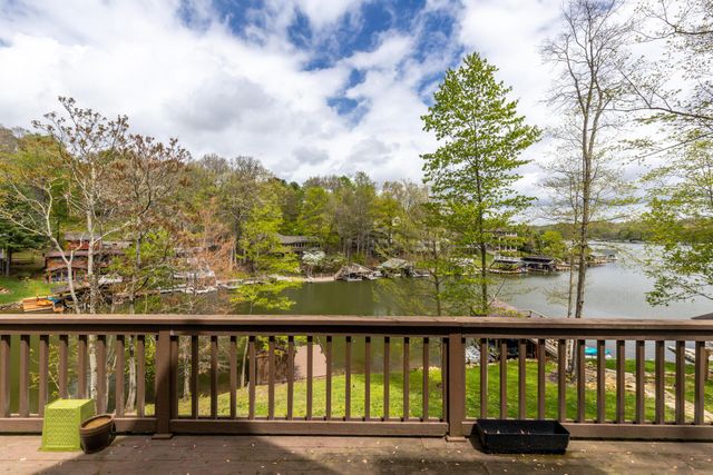 503 Greenacre Circle, Howard, OH 43028