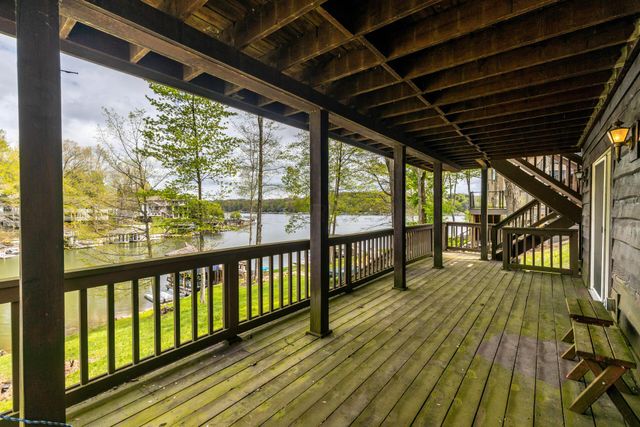 503 Greenacre Circle, Howard, OH 43028