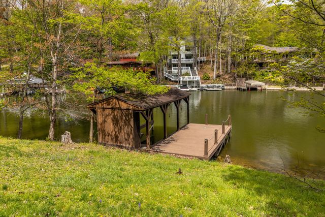 503 Greenacre Circle, Howard, OH 43028