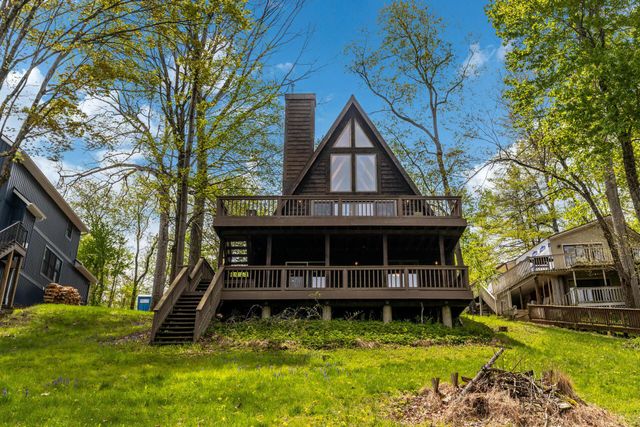 503 Greenacre Circle, Howard, OH 43028