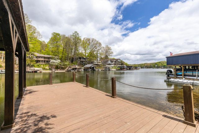 503 Greenacre Circle, Howard, OH 43028