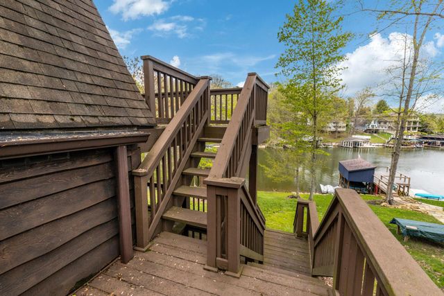 503 Greenacre Circle, Howard, OH 43028