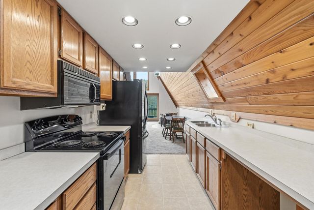503 Greenacre Circle, Howard, OH 43028