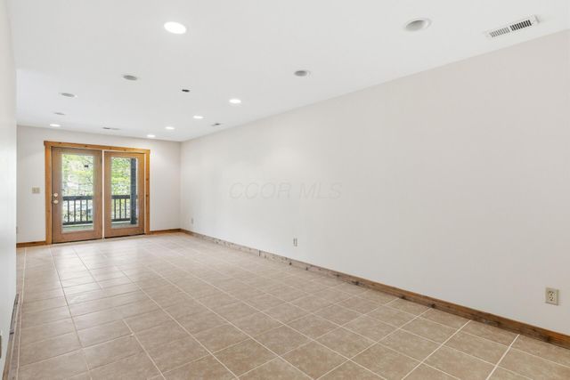 503 Greenacre Circle, Howard, OH 43028