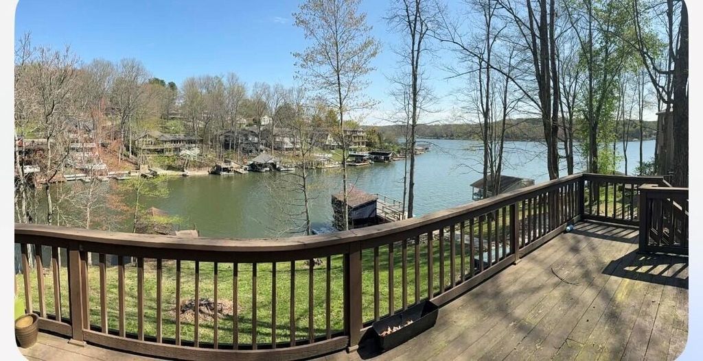 503 Greenacre Circle, Howard, OH 43028