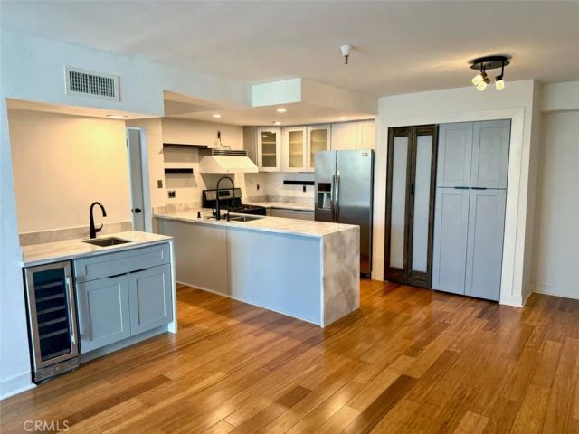 5143 Bakman Avenue 319, North Hollywood, CA 91601