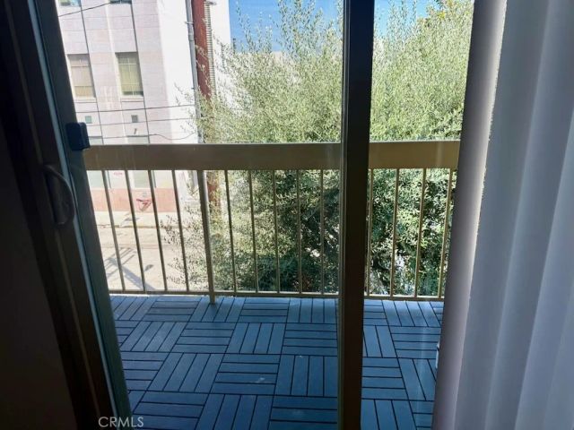 5143 Bakman Avenue 319, North Hollywood, CA 91601